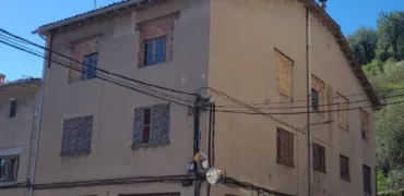 Edifici en venda a Gironella